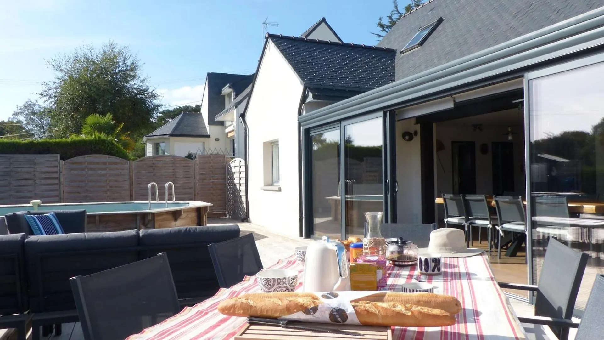 Confortable Maison Avec Piscine A Larmor Baden